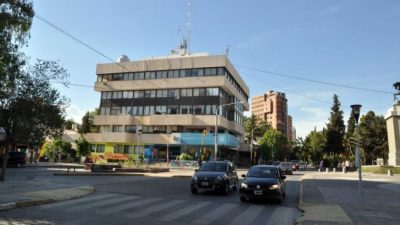 El intendente de Neuquén promueve dos reelecciones para el intendente