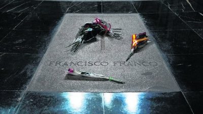 España: el Congreso pide sacar a Franco del Valle de los Caídos