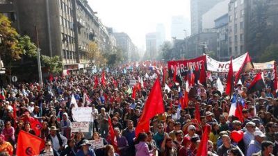 Sindicalismo chileno dividido con dos marchas
