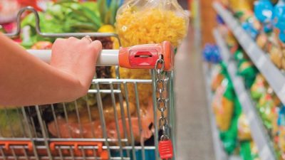 Los tucumanos destinan más del 40% de sus ingresos a comprar alimentos