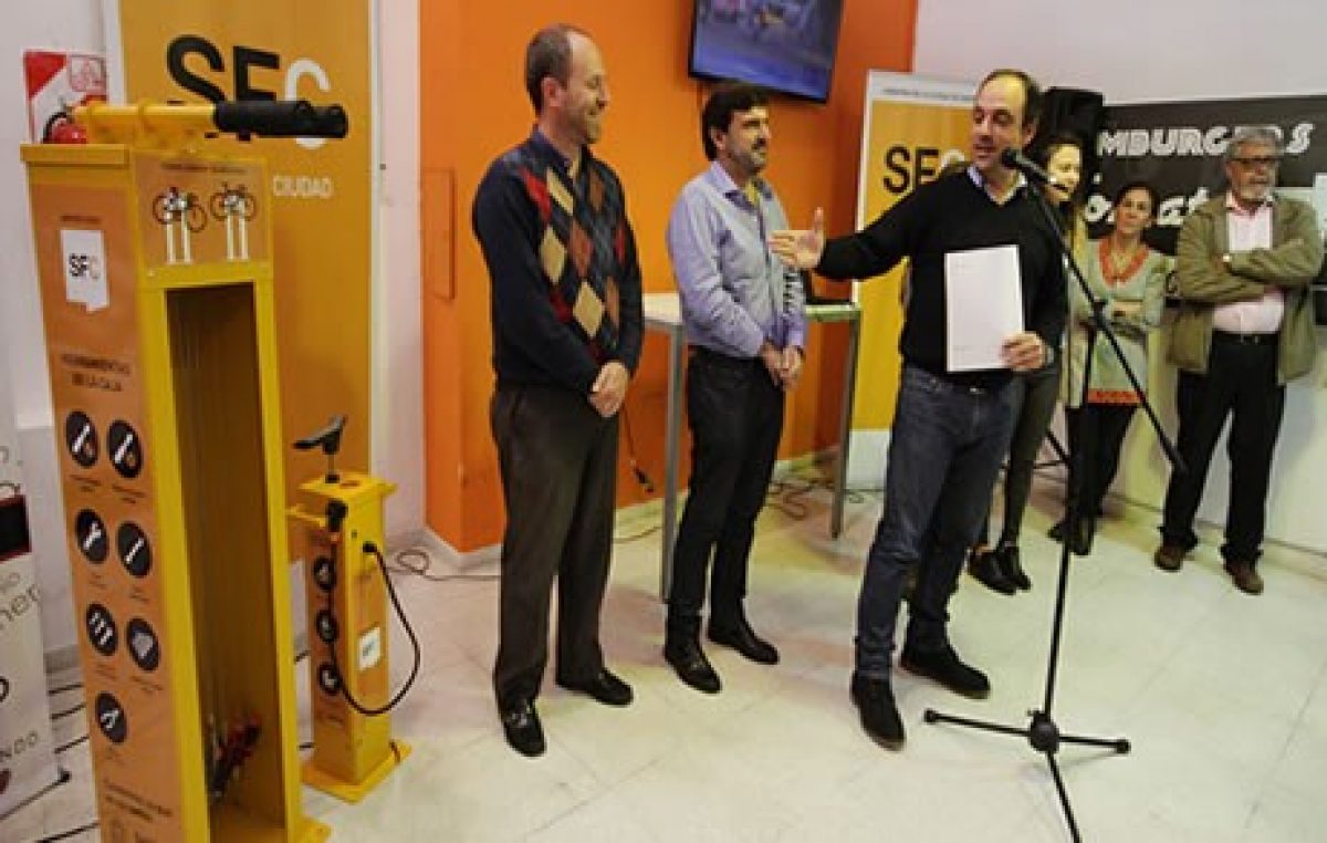 El intendente de Santa Fe presentó la web Ciudad en Movimiento