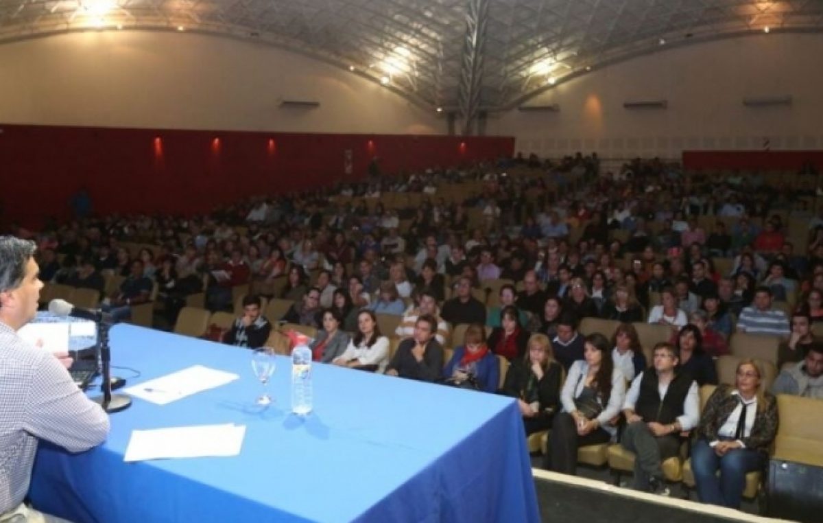 Cerca de 500 municipales de Resistencia se capacitan en gestión
