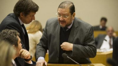 Tucumán: Ya no pondrán sus nombres en bienes del municipio 