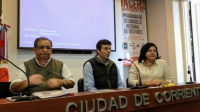 Suba salarial y pase a contrato de 200 municipales correntinos
