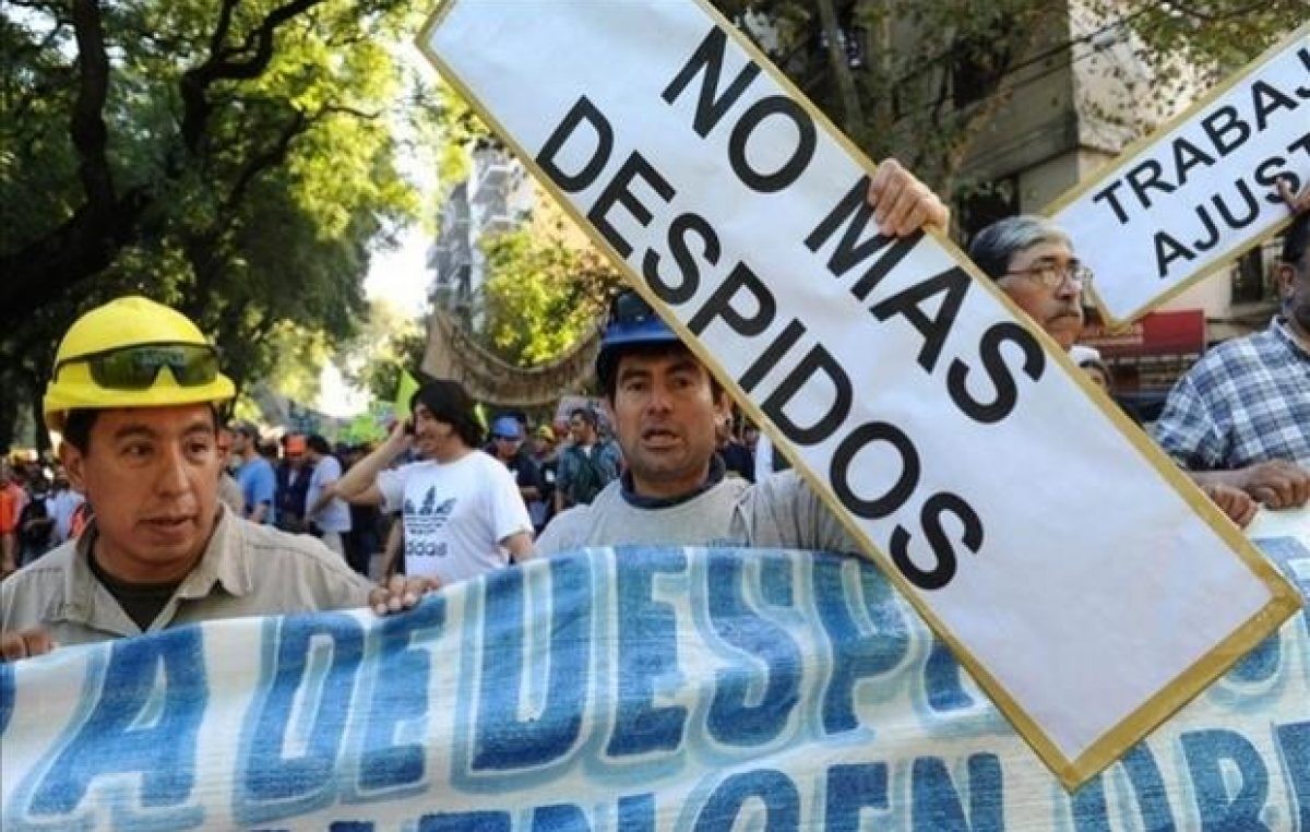 Los despidos recrudecieron en abril