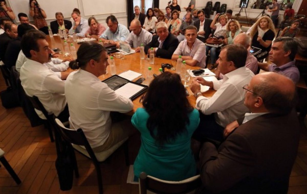 Río Negro: El Plan Castello tienta, pero no todos los intendentes tomarán los créditos