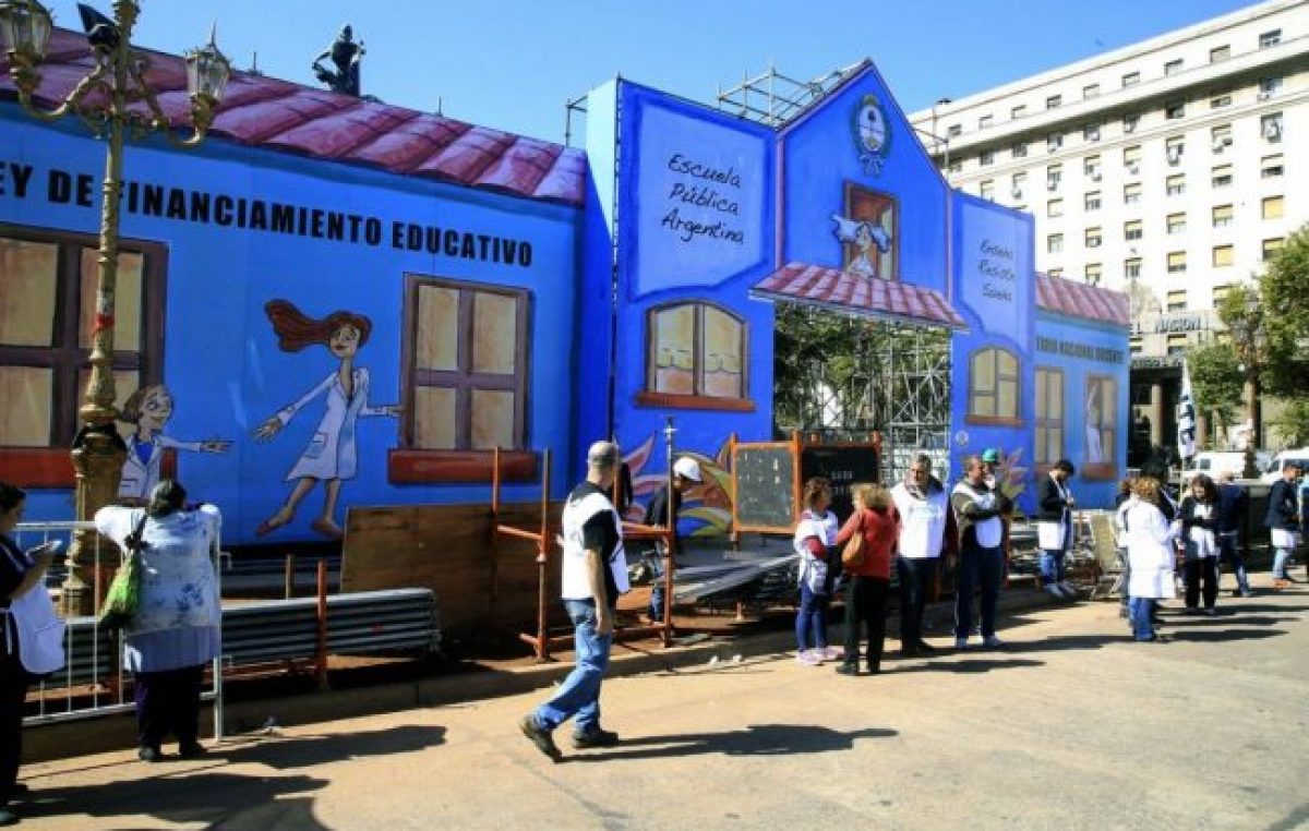 La escuela pública itinerante llega hoy a Santa Fe