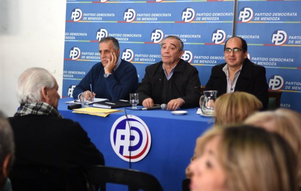 Demócratas buscan cerrar acuerdos en todos los municipios mendocinos