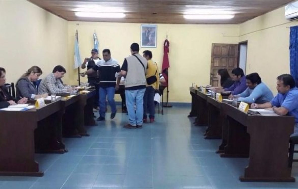 Los concejales de Salvador Mazza siguen el proceso de juicio político al intendente