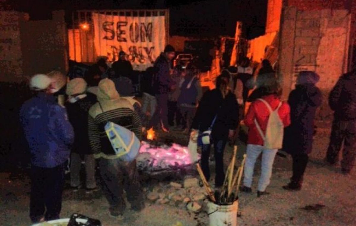 Obreros «atrincherados en el canchón municipal de La Quiaca