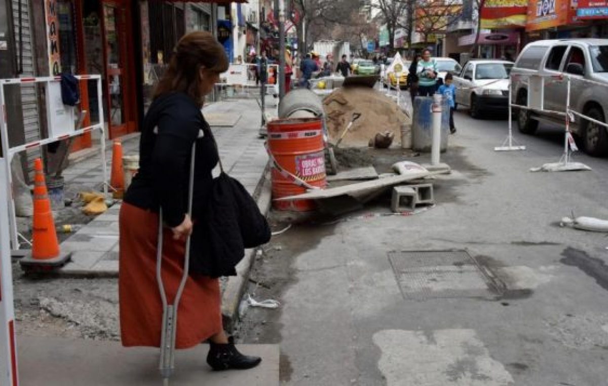 Cómo lidian los cordobeses con las obras céntricas “interminables”