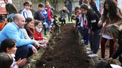 Quilmes:  inauguraron la primera huerta educativa demostrativa municipal