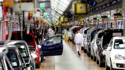 La utilización de la capacidad instalada de las industrias cayó otra vez en abril: 1,2 por ciento