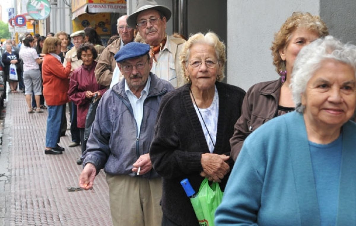 La suba de tarifas le sacó $10.000 millones al consumo de los más vulnerables