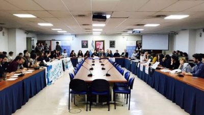 El kirchnerismo logró dictamen en diputados para ampliar partidas para ciencia e investigadores