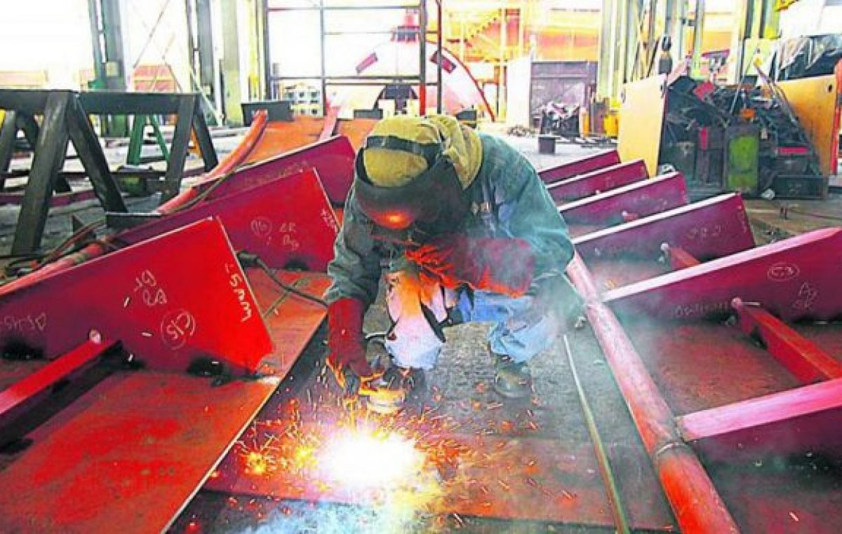 La industria arrastra 15 meses de caída consecutiva