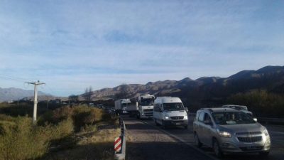 Hubo arreglo: levantaron el corte sobre Ruta 9 en Humahaca