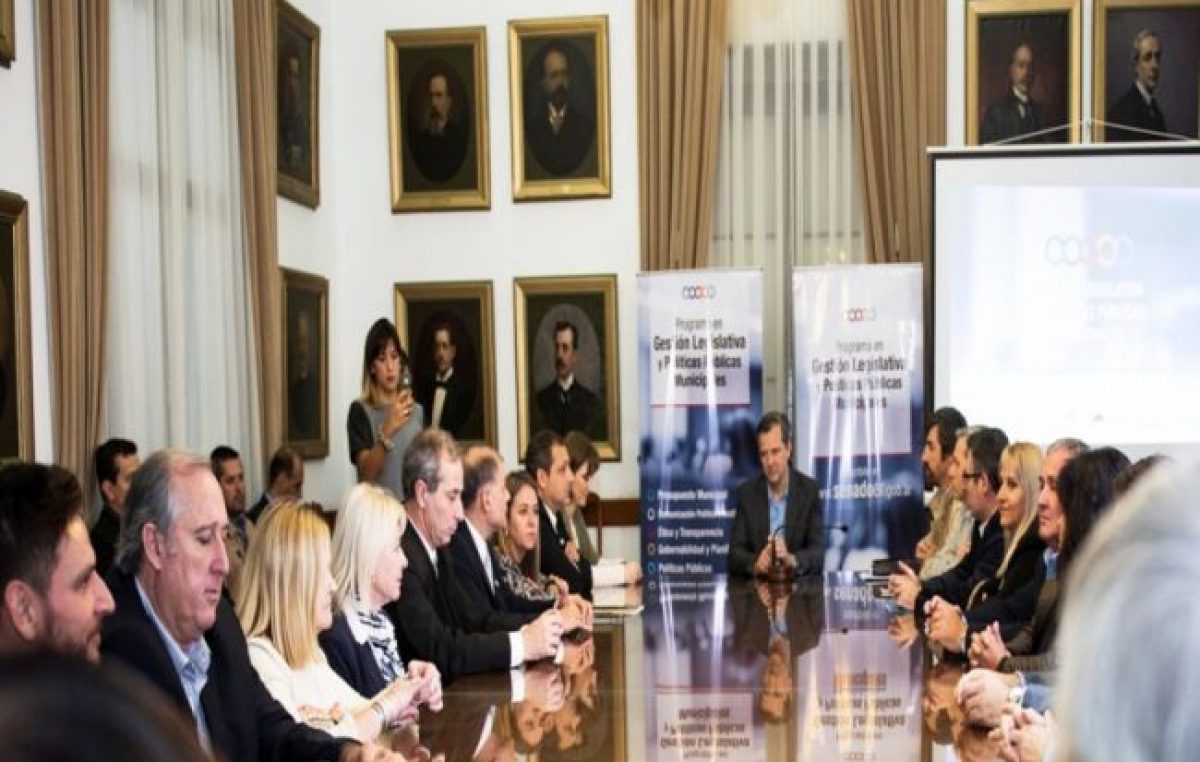 Los concejales entrerrianos podrán capacitarse en gestión legislativa y políticas públicas