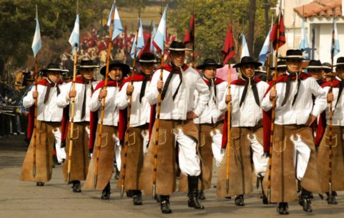El desfile de los gauchos de Güemes en Salta, 17 de junio