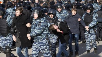 Miles de detenidos en movilizaciones en Moscú y San Petersburgo