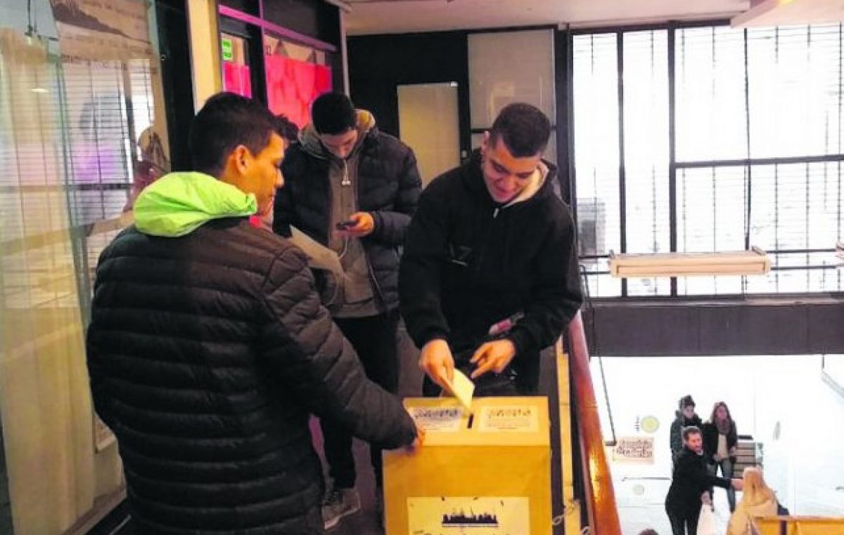 Rosario: Una bolsa de trabajo recibió en dos días 3.500 currículum