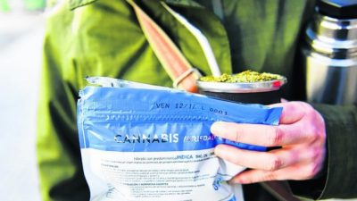 Uruguay es el primer país donde el Estado vende marihuana