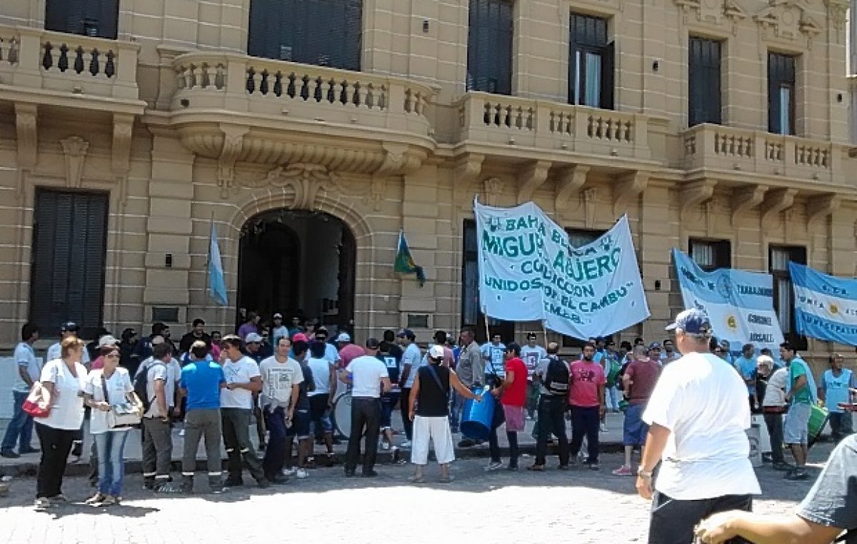 Coronel Suárez: Conflicto entre empleados y el Municipio por el cobro del medio aguinaldo