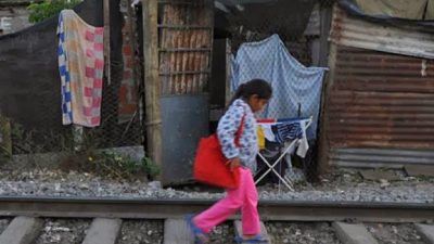 Sampacho: Tierra de nadie, se multiplican los asentamientos en terrenos ferroviarios