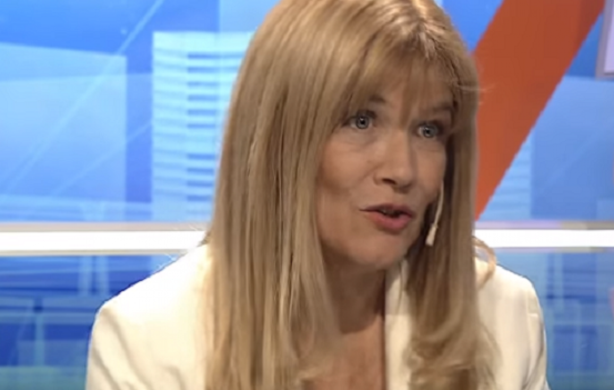 La intendenta de La Matanza con los botines de punta contra Esteban Bullrich