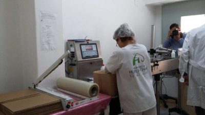 El Laboratorio de Medicamentos de Hurlingham se integra a la red nacional de producción pública