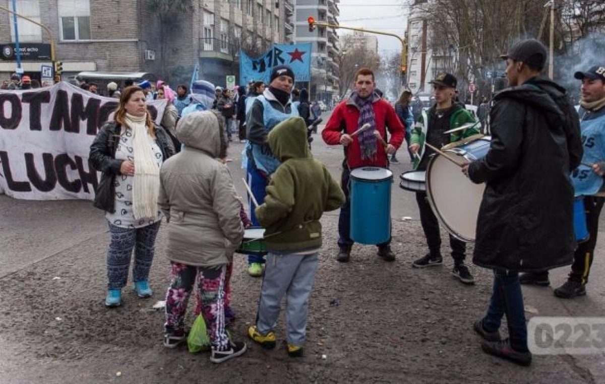 Cooperativas vuelven a protestar frente al Municipio de Mar del Plata