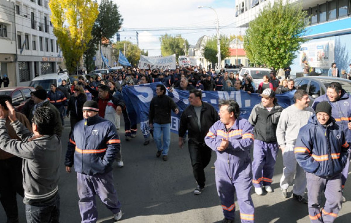 Gremios municipales de Caleta Olivia y Río Gallegos vuelven a parar