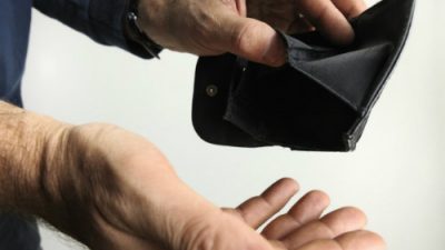 Casi la mitad de los argentinos afirma que su situación económica es “mala o muy mala”