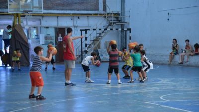 Los clubes de barrio, otra vez en la cuerda floja por los “montos imposibles” de las facturas de luz