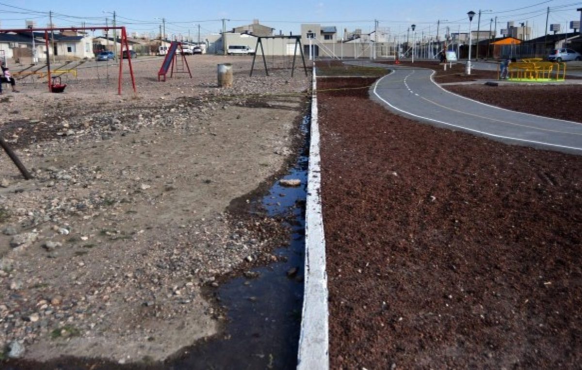 Neuquén: una plaza a medio construir divide a Municipio y Provincia