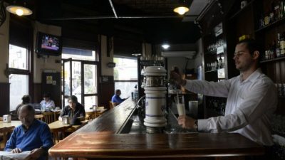 En algunos negocios rosarinos, el costo de los servicios alcanza al del alquiler