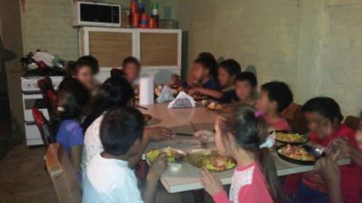 Hilda, la «mamá» que le da de comer a 250 niños en San Rafael
