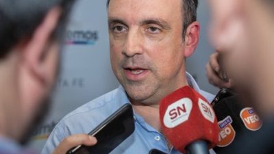 El Intendente de Santa Fe abandonó enojado un acto de la provincia en un barrio de Santa Fe