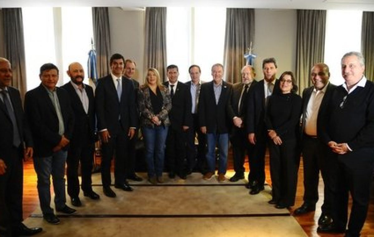 La liga de gobernadores del PJ avanza en una estrategia común contra Vidal