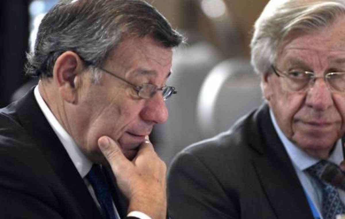 Uruguay dice que no seguirá el camino de Brasil en materia laboral
