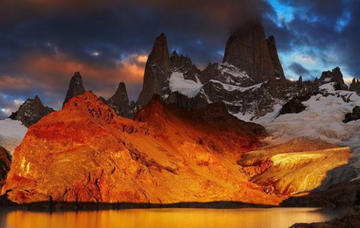 El cerro que parece echar humo en la Patagonia