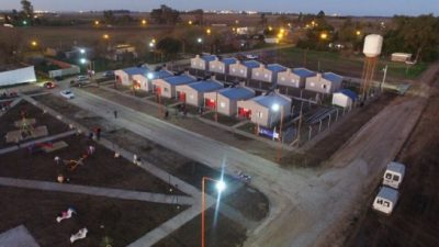 La comuna de Timbúes entregó 12 casas hechas con fondos propios y mano de obra local