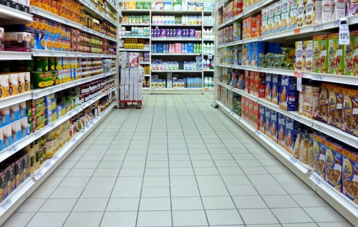 Las ventas en los supermercados siguen sin repuntar y en junio experimentaron una nueva caída