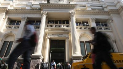 Preocupación: la venta de reservas del Banco Central fue la segunda más importante en 14 años