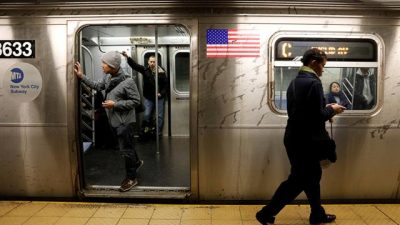 Alcalde de Nueva York quiere arreglar el deteriorado subte con una suba de impuestos al 1% más rico de los ciudadanos