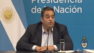Triaca negó una reforma laboral para “precarizar” pero habló de “dejar de lado muchos privilegios”
