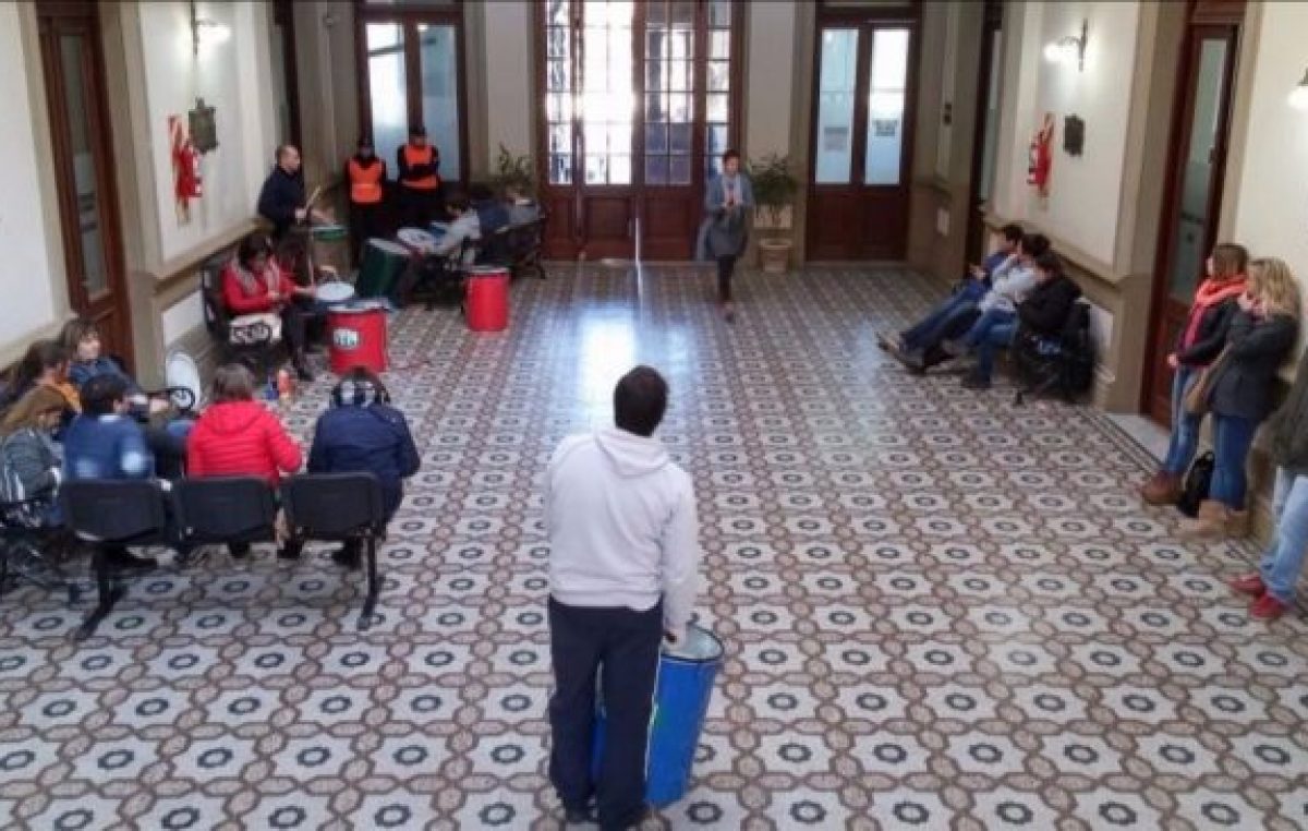 Coronel Suárez: los municipales insisten con el aguinaldo y piden paritarias adelantadas