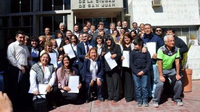 Recategorizaron a 177 empleados municipales de San Juan