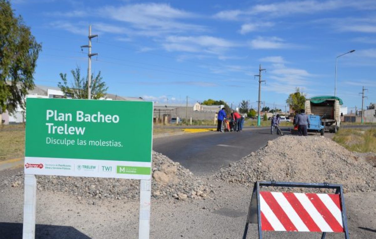 En Trelew podrán pedir vía WhatsApp al municipio que repare los baches