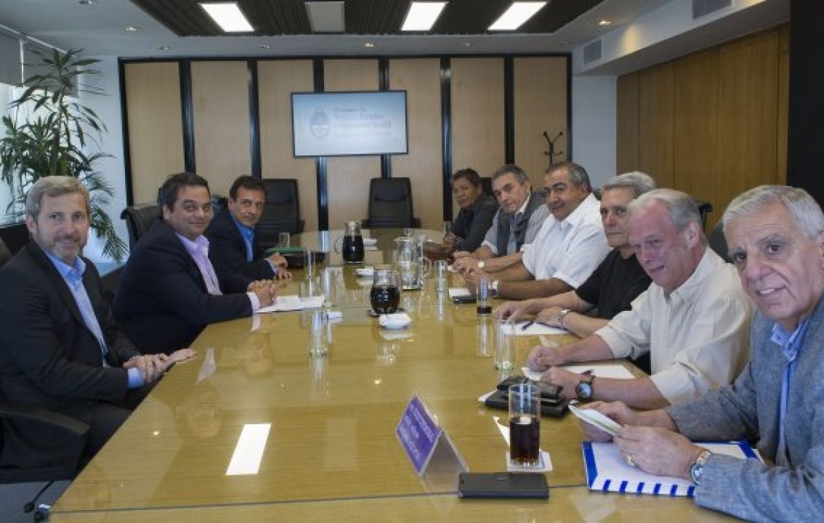 La CGT prepara reunión «ampliada» con Triaca antes del Confederal